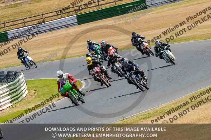 Vintage motorcycle club;eventdigitalimages;mallory park;mallory park trackday photographs;no limits trackdays;peter wileman photography;trackday digital images;trackday photos;vmcc festival 1000 bikes photographs